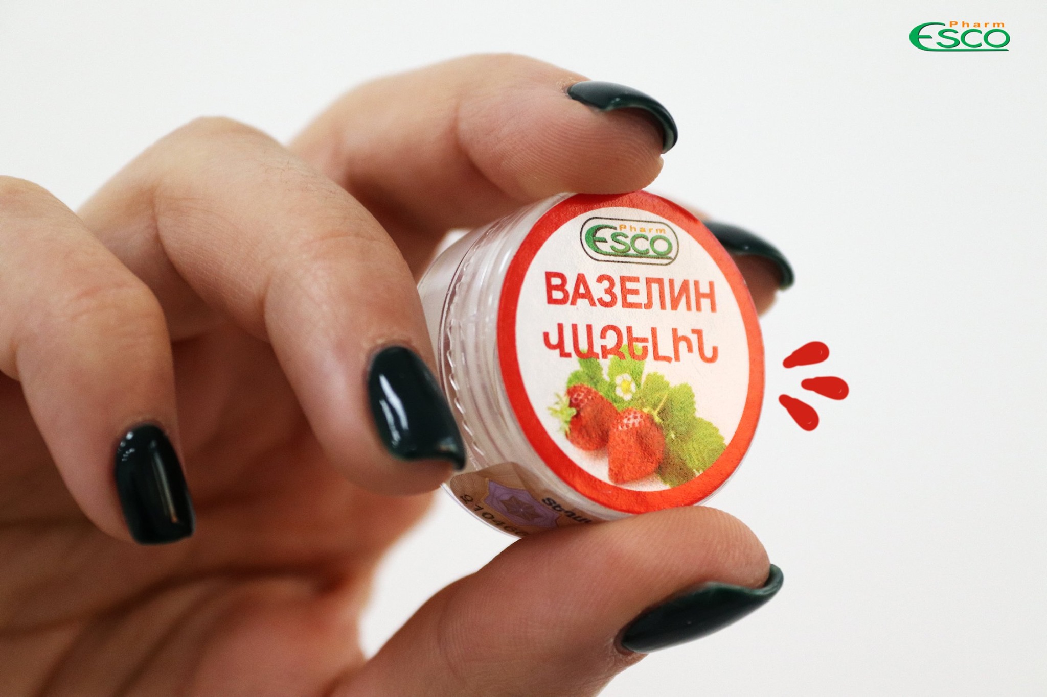 Вазелин CARE PRODUCTS Vaseline cosmetic strawberry-flavoured 4g